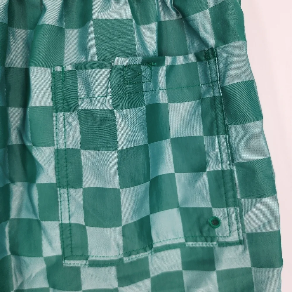 Nike NWT Men's Club Flow Shorts Above Knee Green Checkered Small